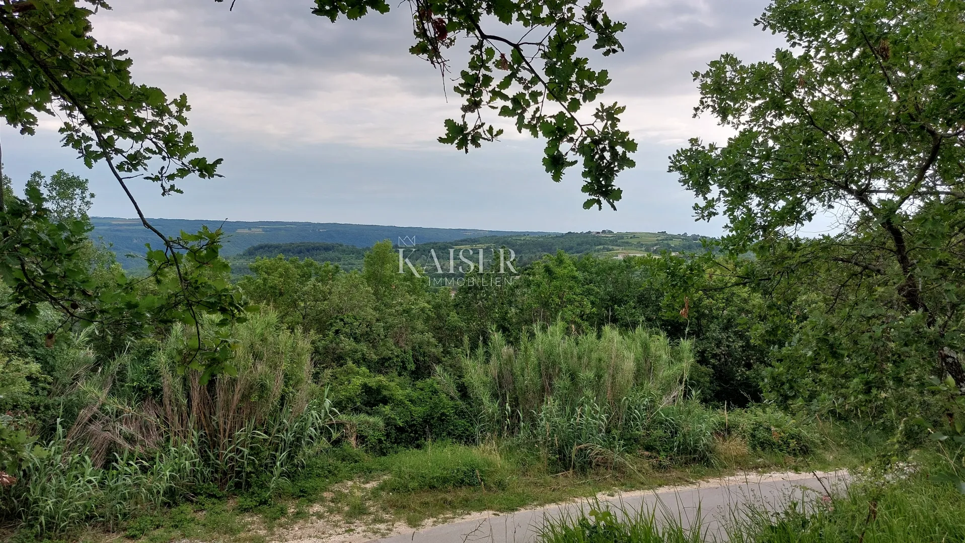 istra - grožnjan - građevinsko zemljište - slika 3