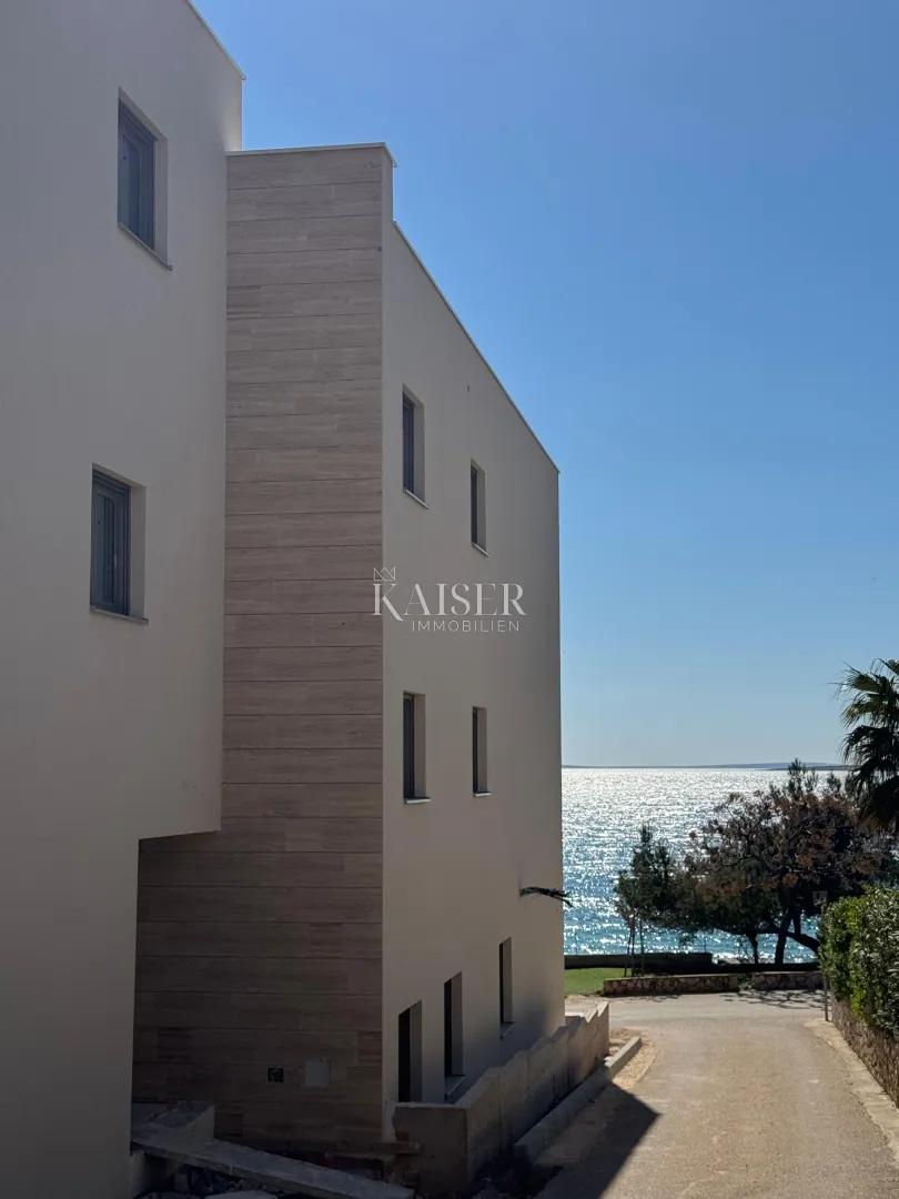 luksuzan apartman u prizemlju u prvom redu do mora – mandre, otok pag - slika 11