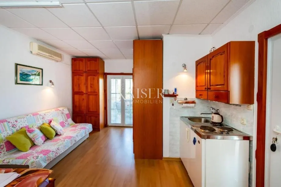 zadar - preko: 5 apartmana, 150 m od mora - slika 12