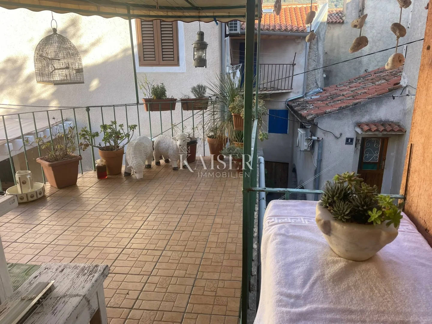 cres, ugostiteljsko-stambeni objekt sa restoranom, apartmanima i sobama - slika 17