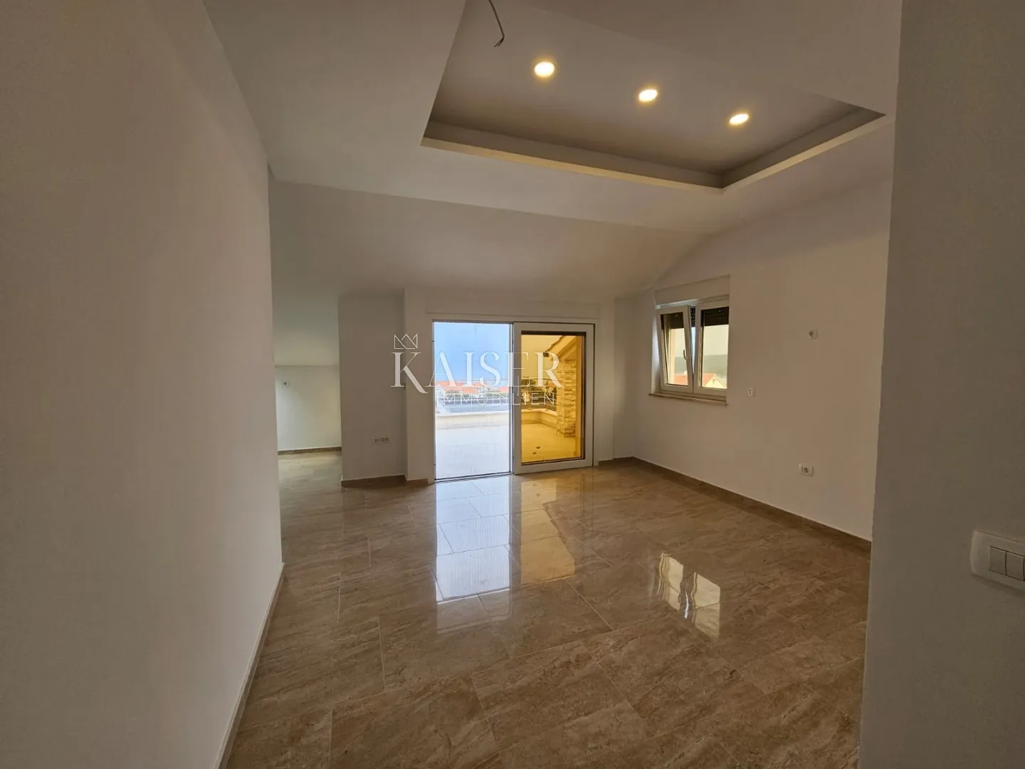Otok Krk, Njivice - apartman 74m2 u novogradnji - Njivice, Omišalj