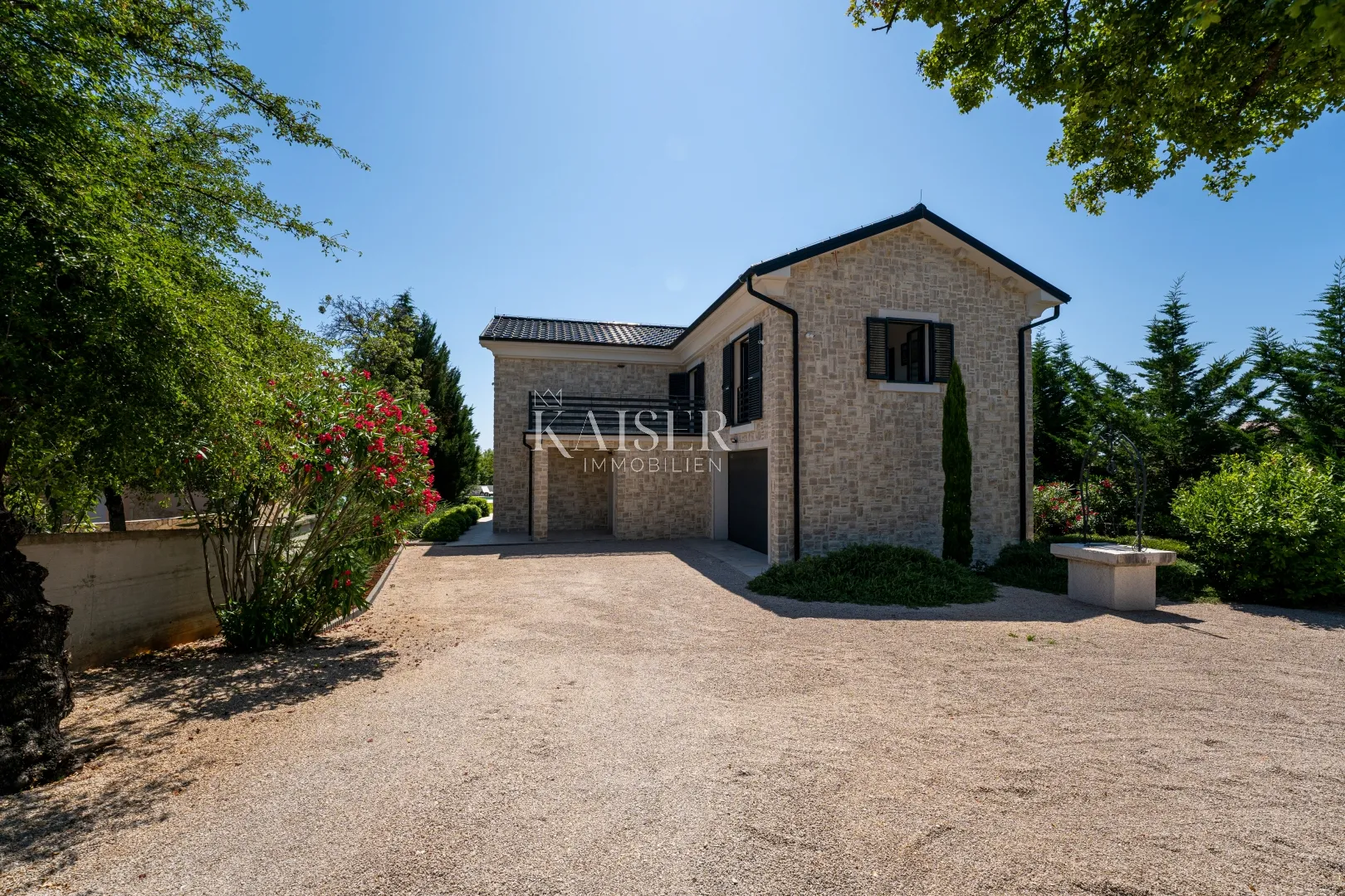 otok krk, kras - impresivna villa u oazi mira - slika 47