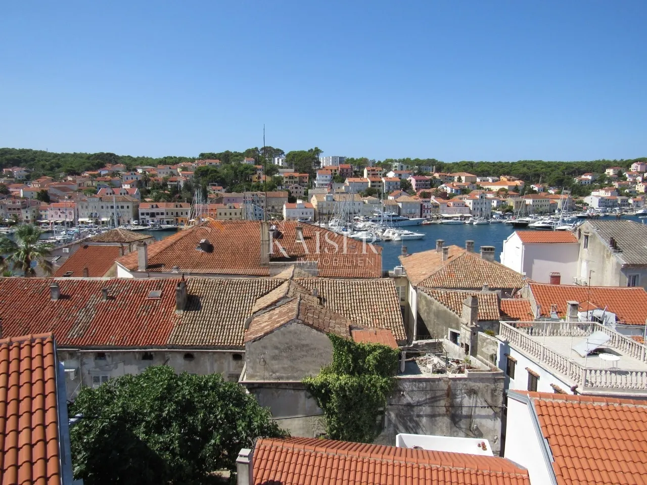 mali lošinj, velika kamena kuća u staroj jezgri - slika 9