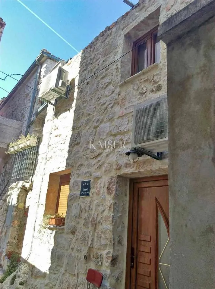 Šibenik, Tisno - Apartmanska kuća u nizu