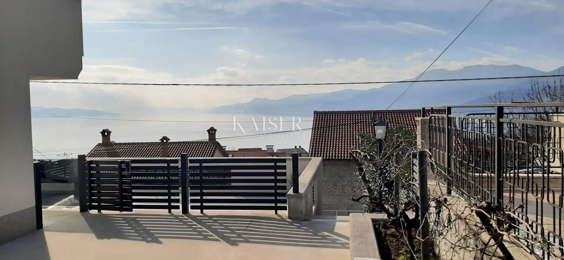 rijeka - moderna kuća sa etažiranim stanovima i pogledom na more - slika 10
