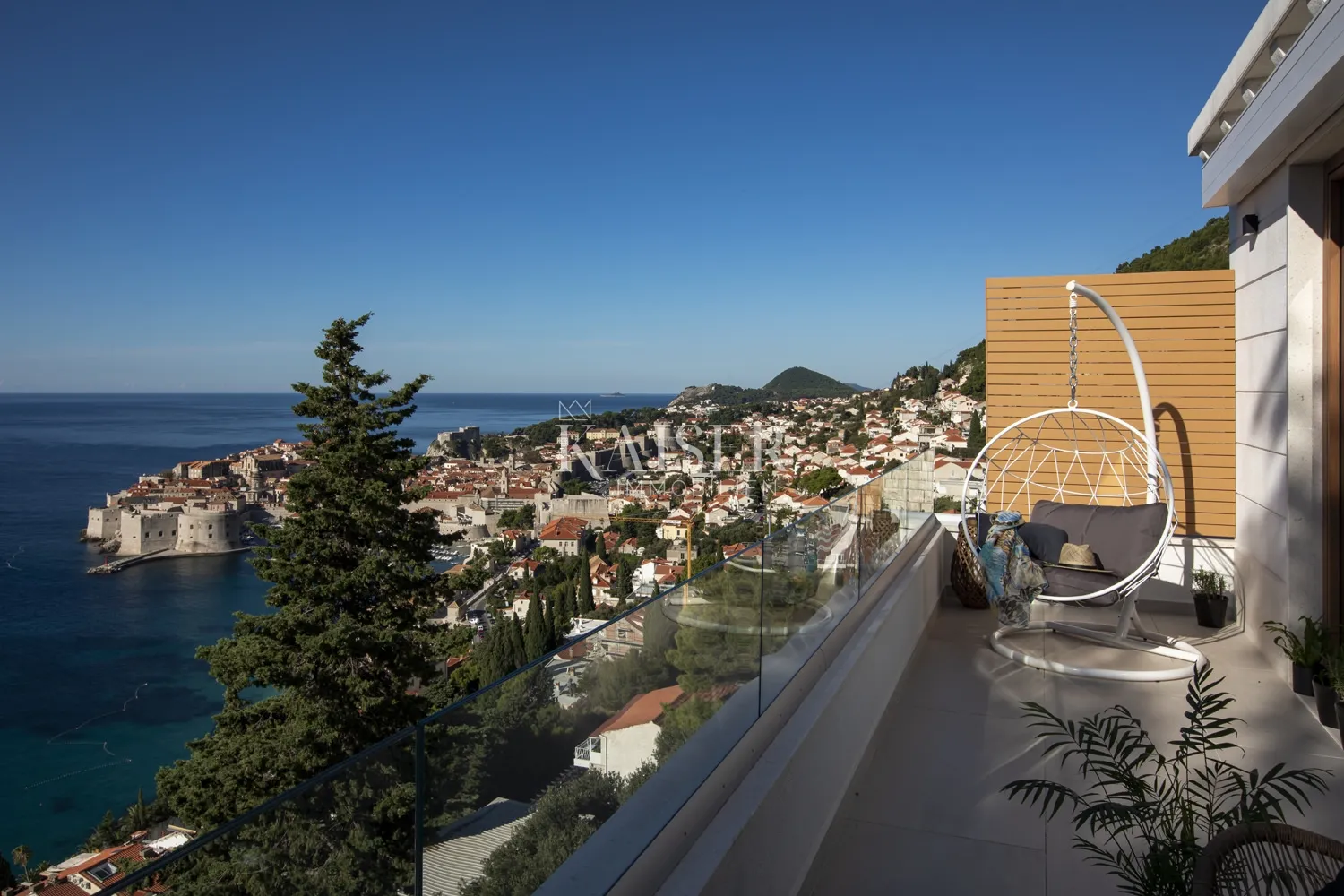 dubrovnik - prekrasan pogled na more i stari grad - slika 5