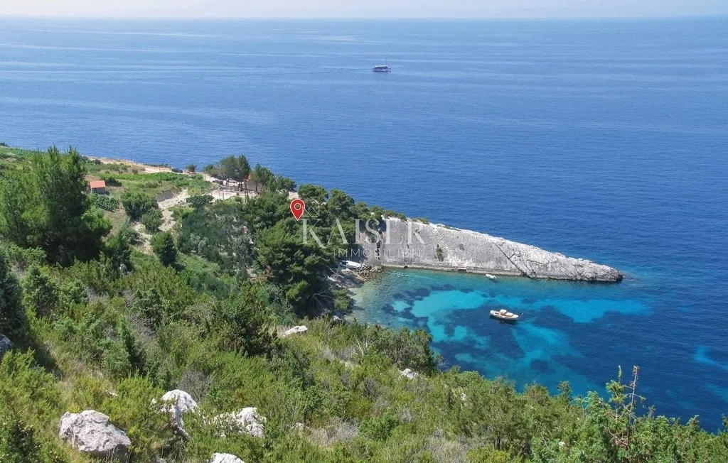 otok hvar - kuća prvi red do mora - slika 15