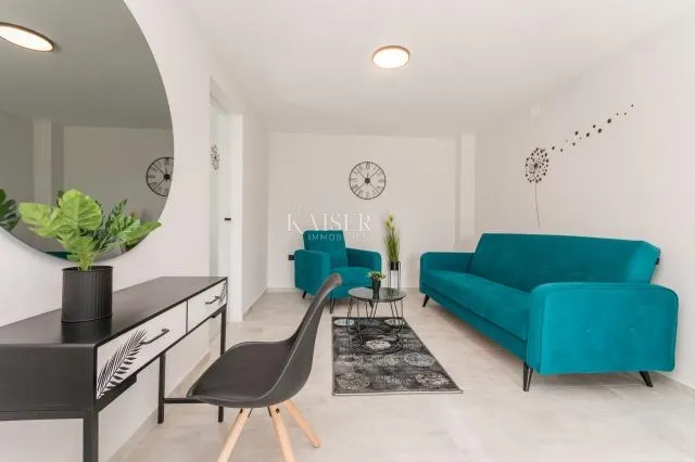 zadar -luksuzna vila s bazenom u oazi zelenila - slika 15