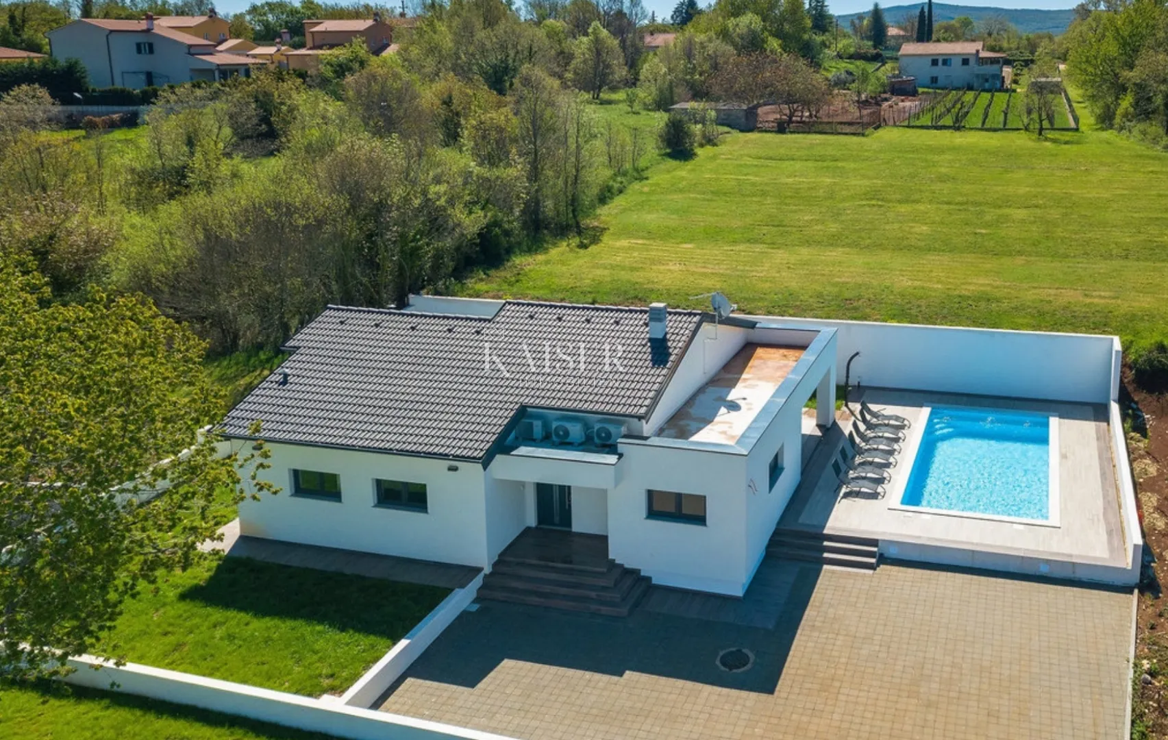 Istra, Labin -novogradnja s bazenom, 125 m2