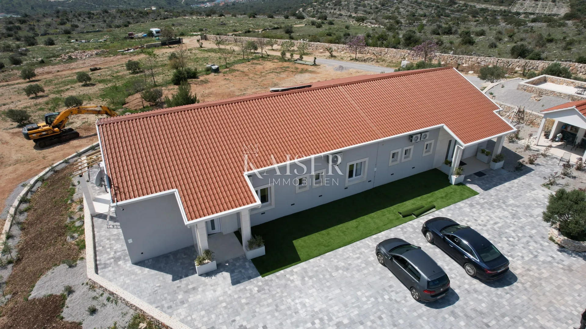 rogoznica- lukszuzna vila sa bazenom i teniskim terenom na 20000m2 - slika 3