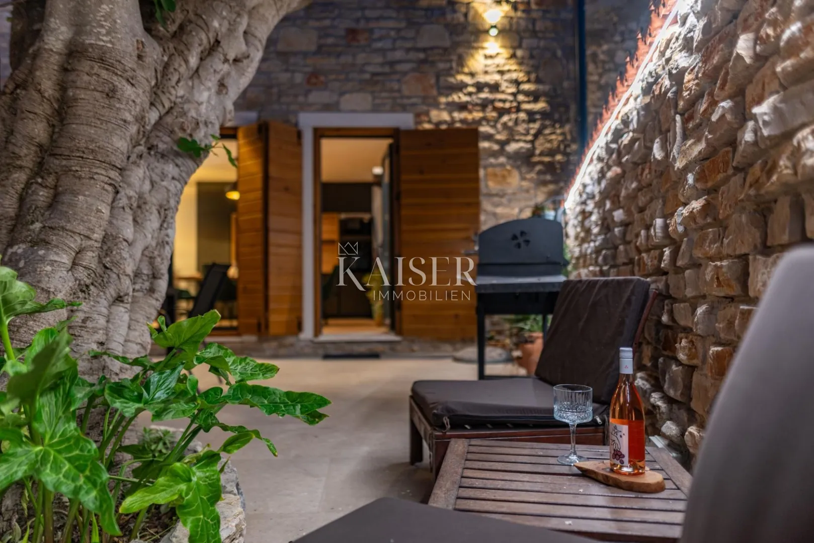 privlaka - zadar, autentična kamena vila s grijanim bazenom - slika 4