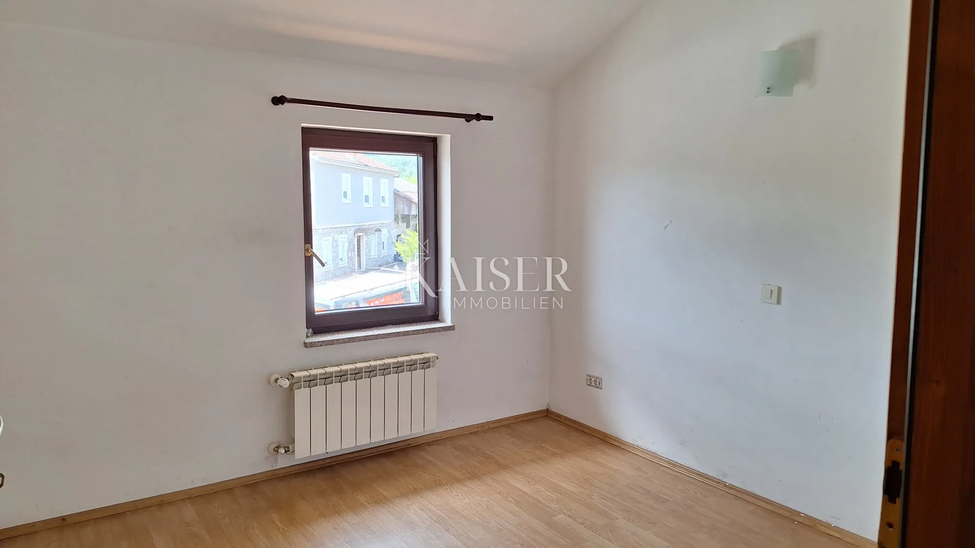 matulji, šapjane, poslovna zgrada na 3 etaže, vanjsko parkiralište,780 m2 korisnog prostora - slika 26