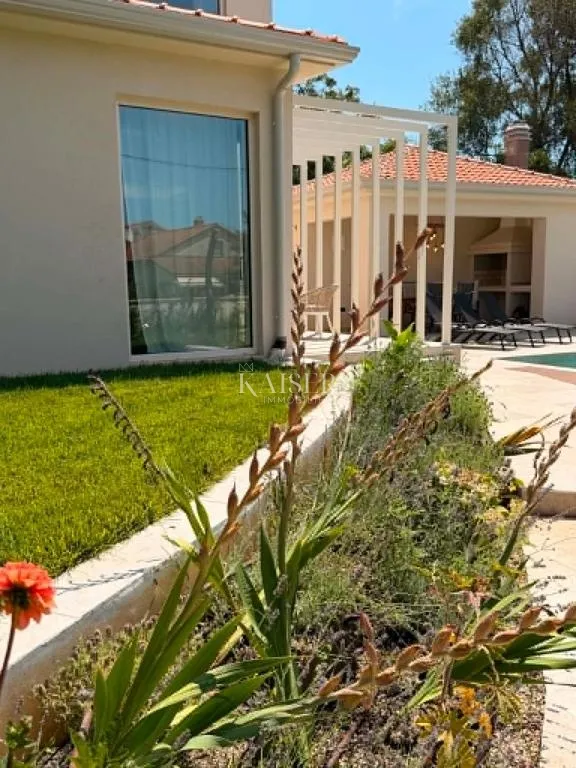 poreč, ekskluzivna istarska vila s bazenom, ljetnom kuhinjom i vrhunskim interijerom - slika 18
