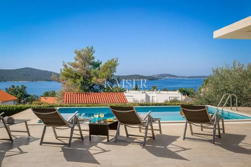 šibenik-žaborić – luksuzna vila 358 m² s bazenom, konobom i panoramskim pogledom - slika 3