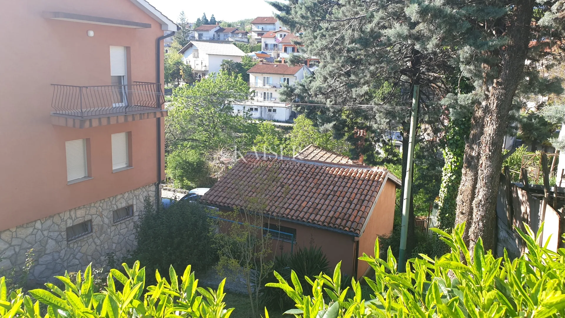 kastav – kuća s dva stana i velikom okućnicom - slika 5