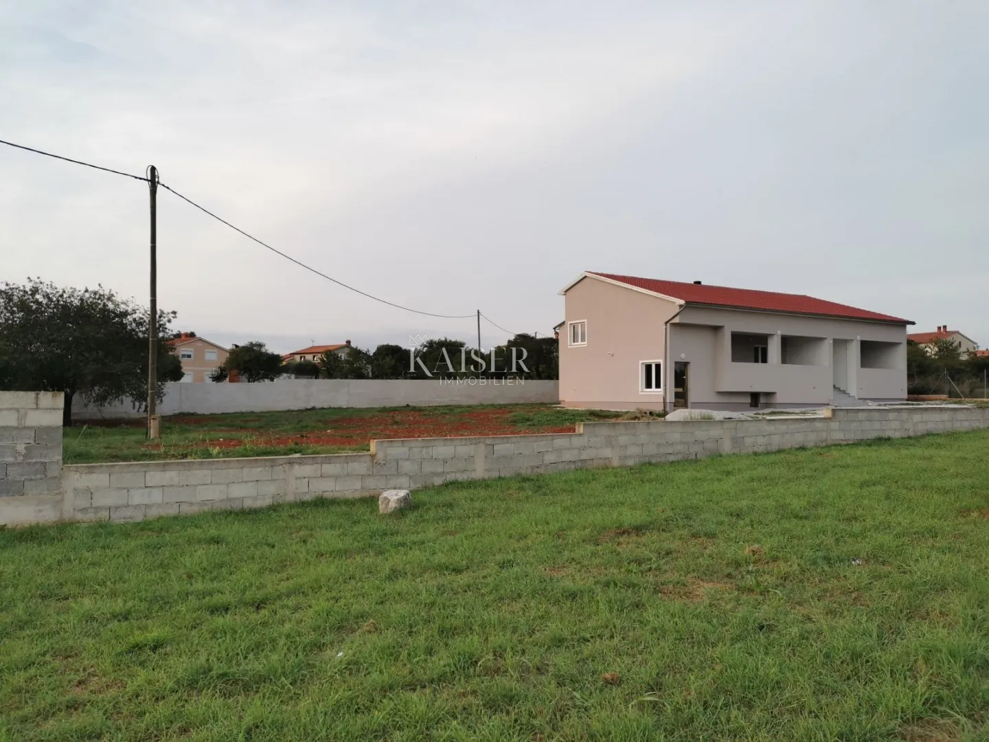 Pula - kuća sa dva trosobna stana