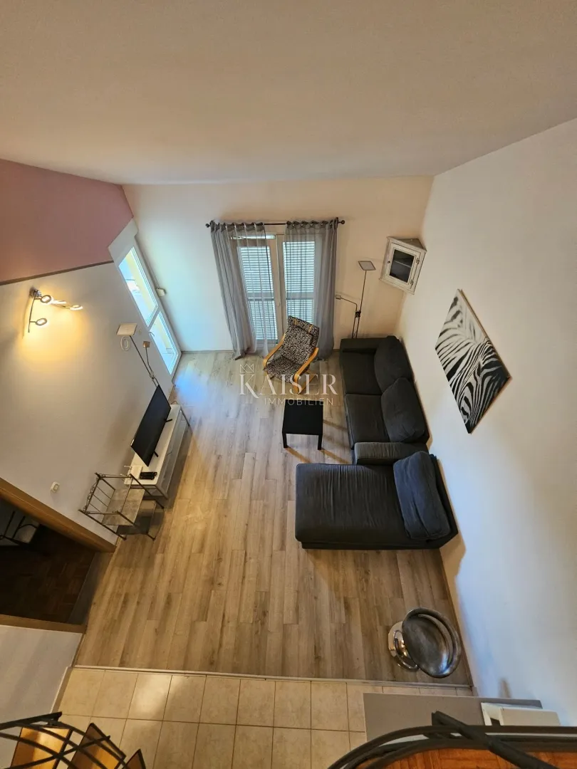 Istra, Umag - prekrasan dvoetažni stan u centru Umaga, sa pogledom na more!!!