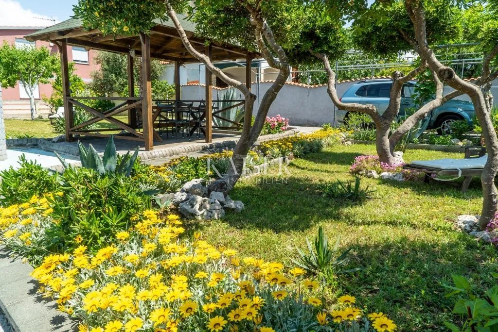 zadar, vir - prekrasna prostrana kuća 50 m od plaže - slika 27