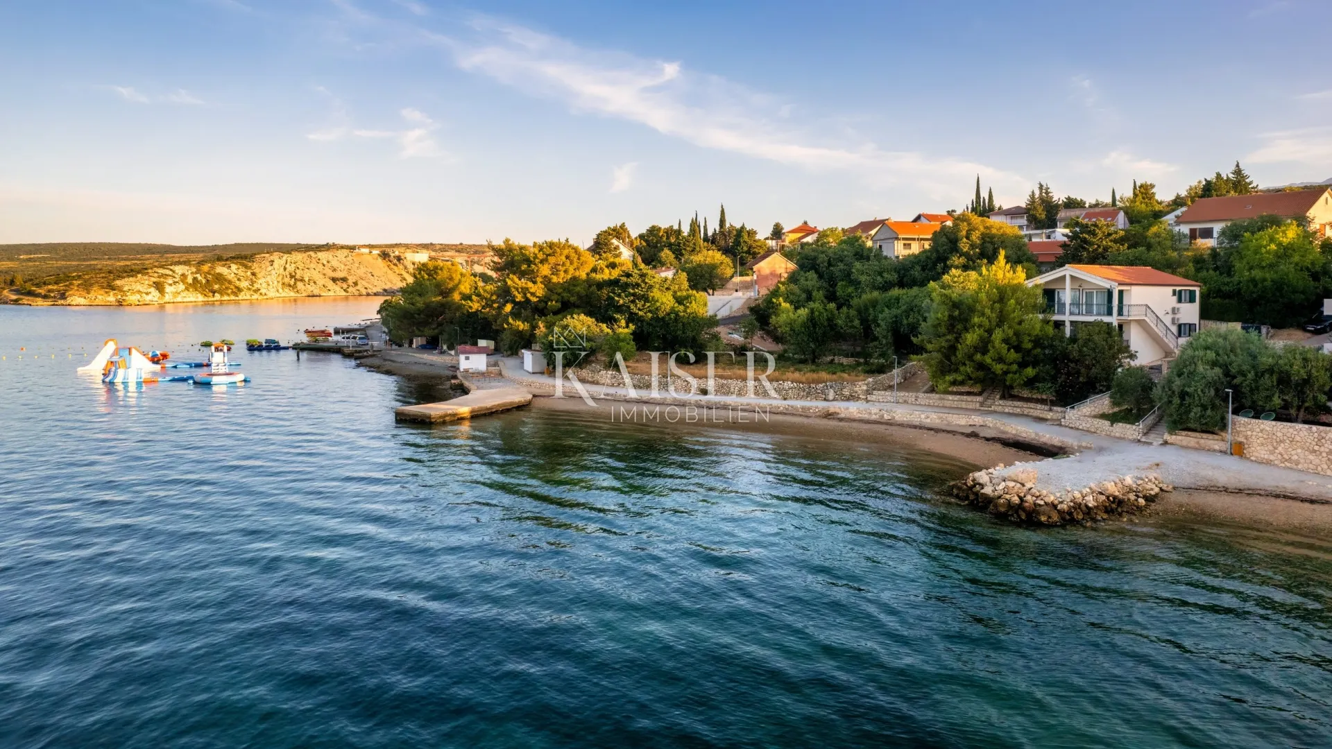 maslenica - kuća prvi red do mora - slika 11