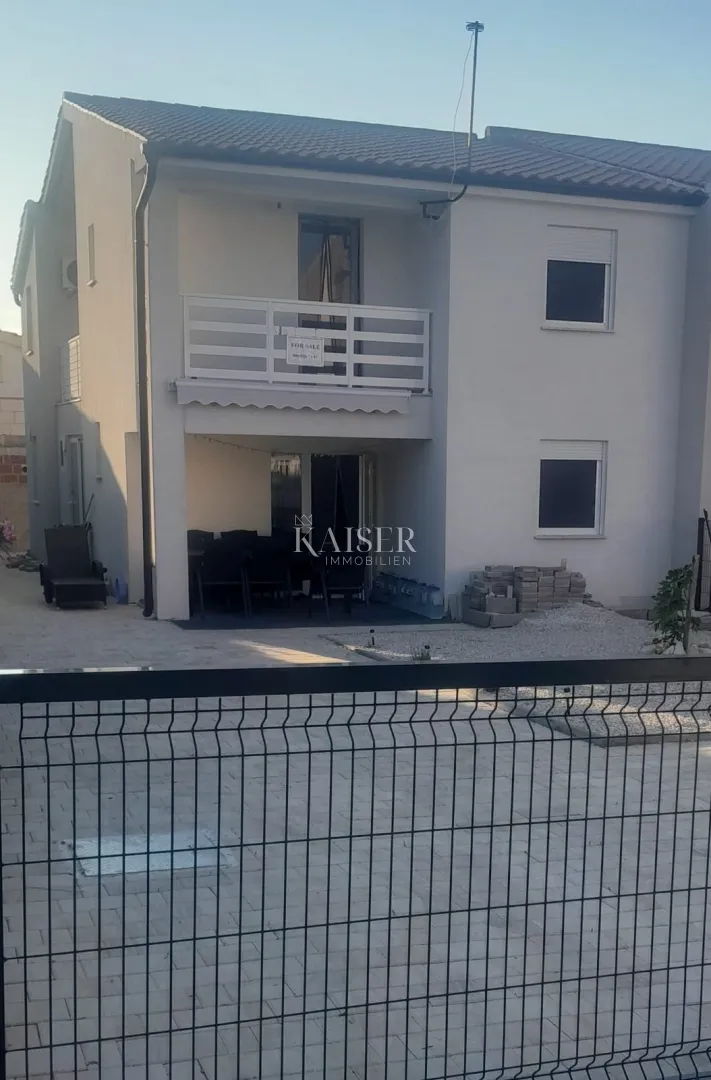 Zadar, otok Vir- Kuća sa dvorištem u blizini plaže