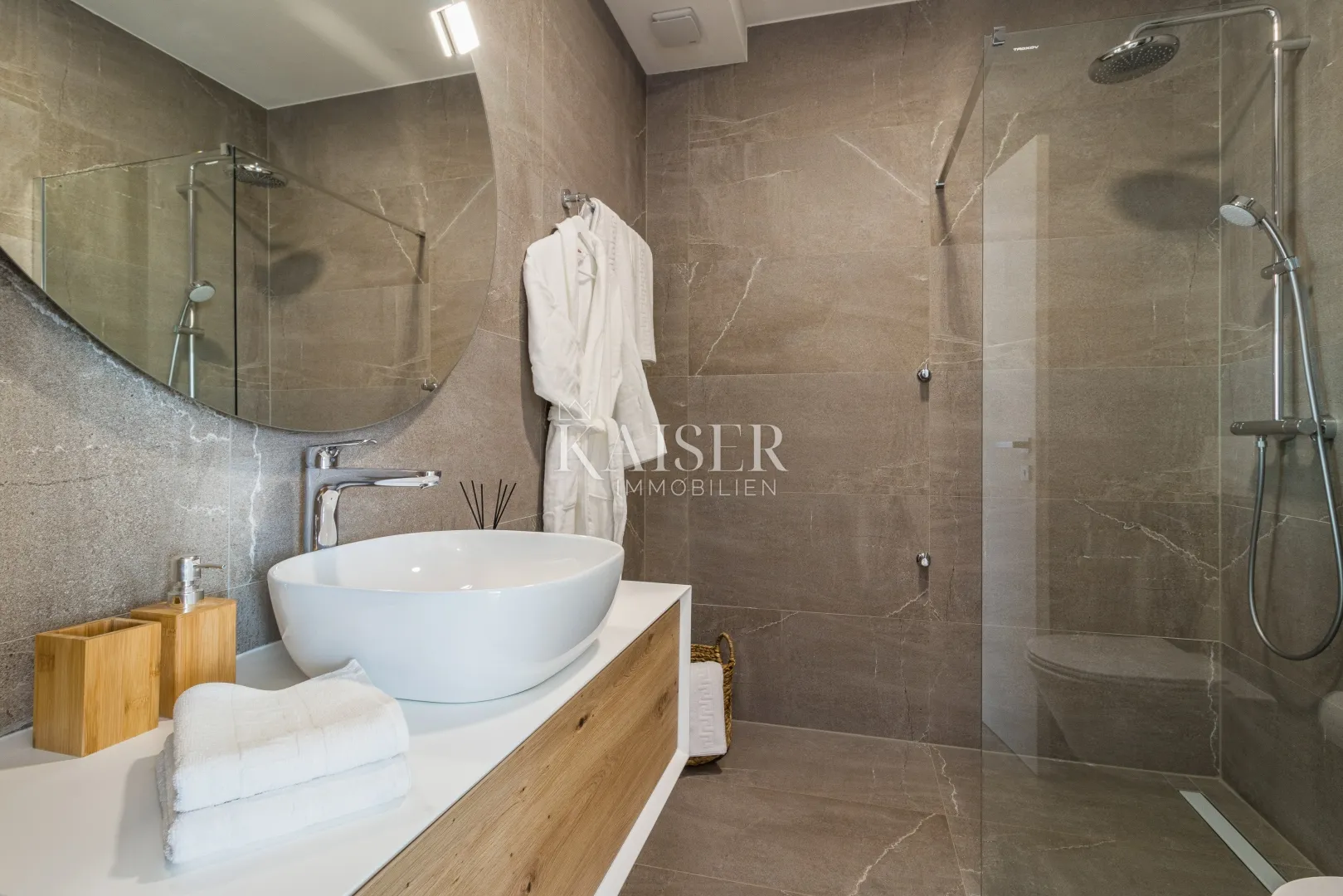 istra, medulin- luksuzna vila 400m2 s infinity bazenom - slika 12