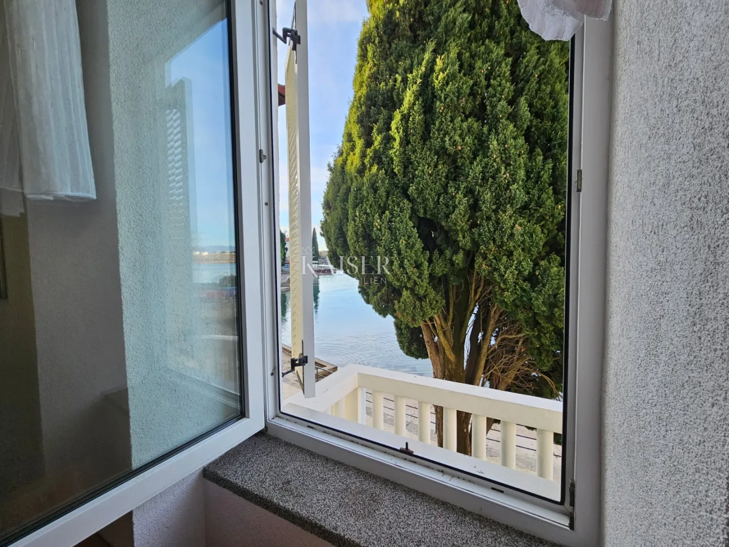 otok krk, omišalj - pansion 1. red do mora - slika 10