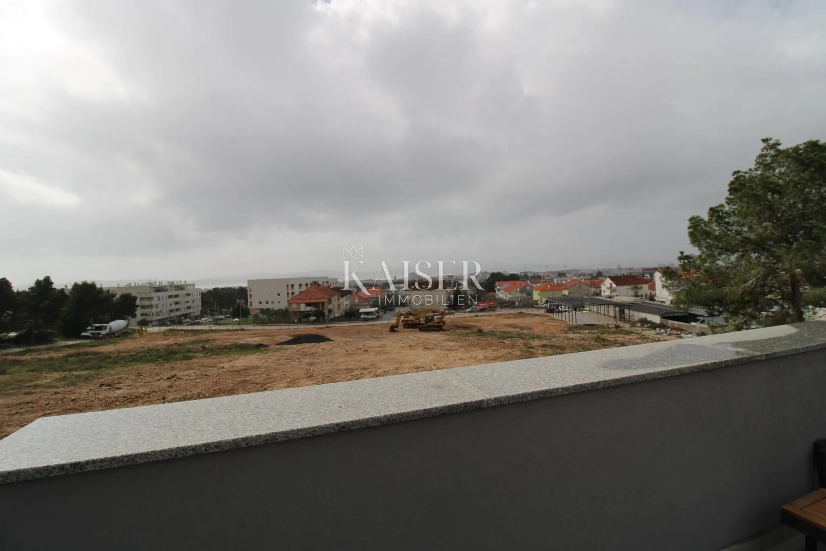 zadar, crvene kuće – luksuzan stan s krovnom terasom i pogledom na more - slika 21