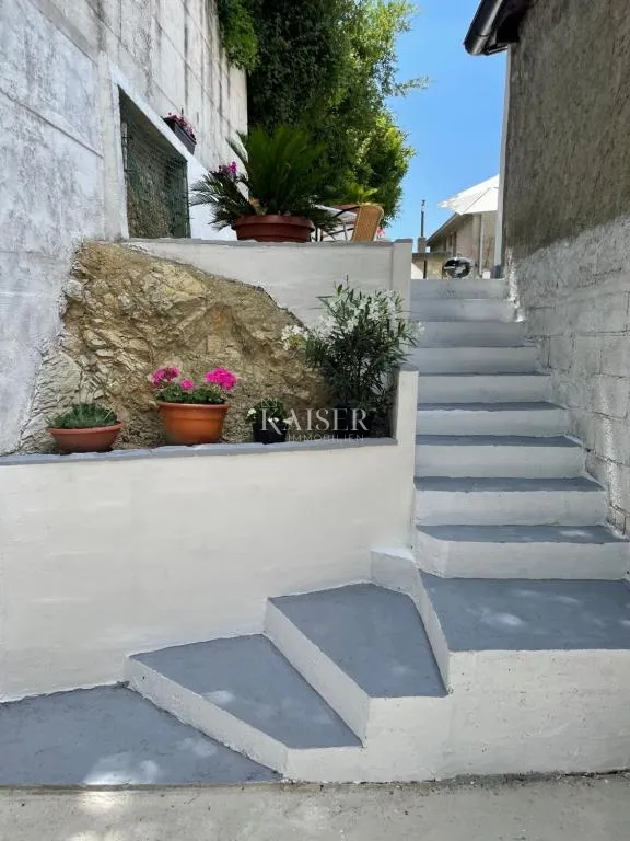 istra, labin - renovirana kuća s tri stana, 270 m2 - slika 8