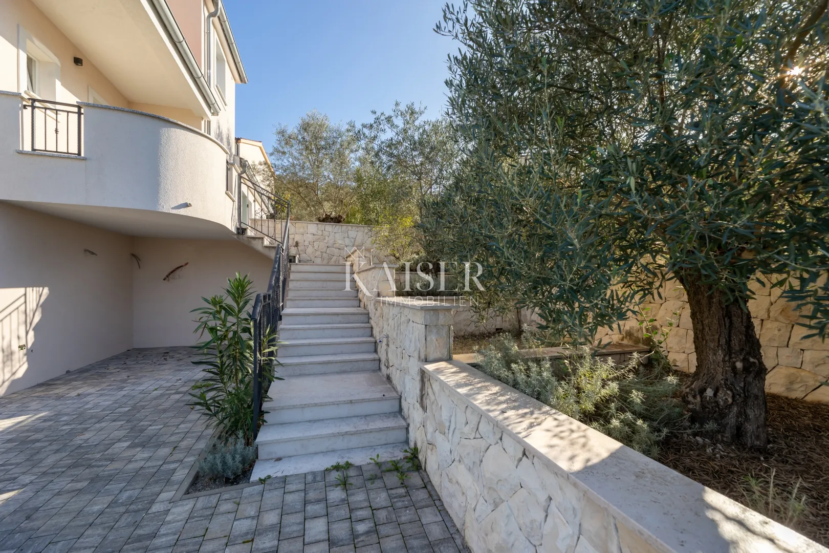 krk, klimno - kuća 266m2 na predivnoj lokaciji uz more - slika 36
