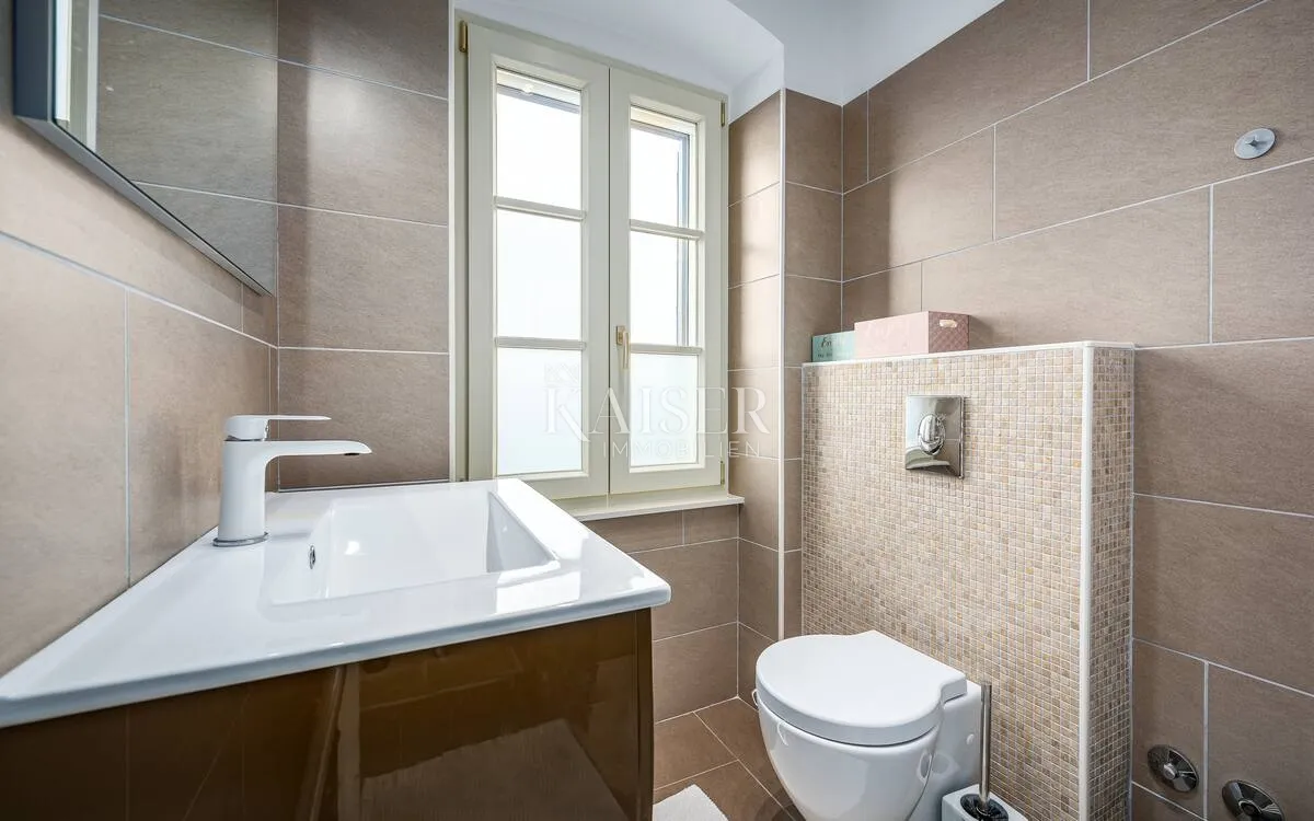 istra, labin - prilika, kuća s bazenom na velikoj okućnici i pogledom na more, 120 m2 - slika 15