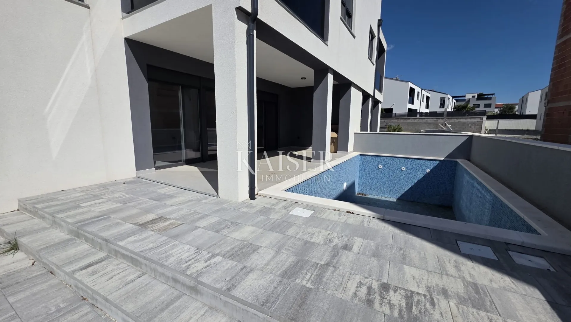zadar, vrsi- vila 180 m2 sa bazenom i pogledom na more - slika 14