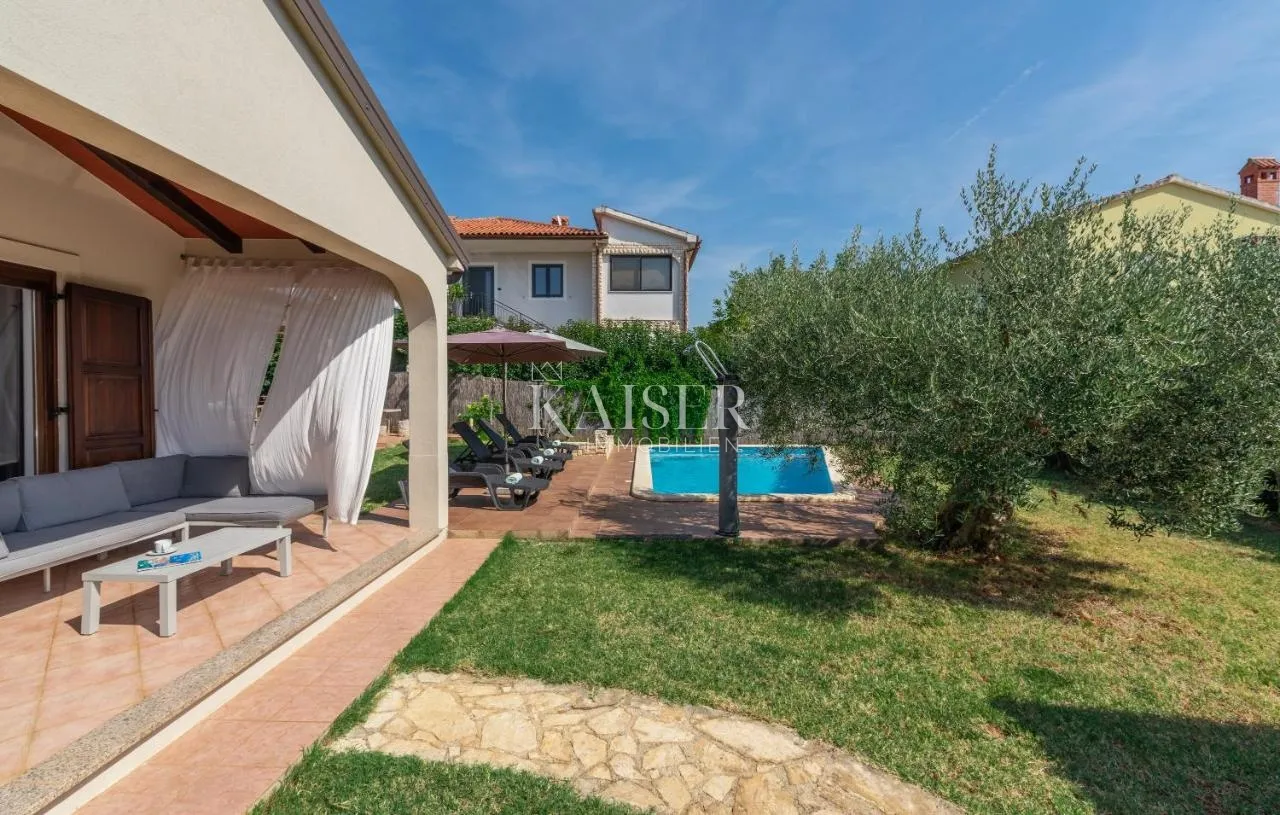 istra, novigrad - vila 131m2, s bazenom i velikom okućnicom, za dugoročni najam - slika 9