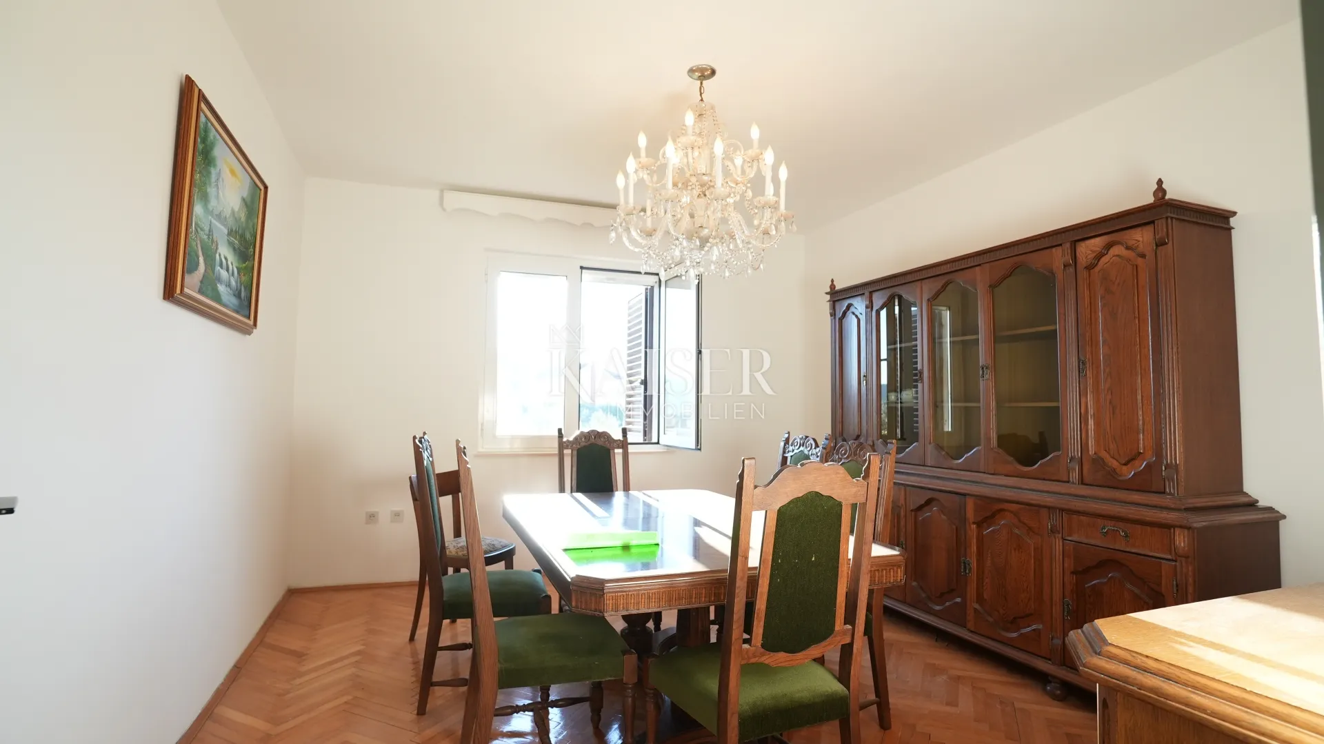 kuća sa dva stana 264m2 prvi red do mora - slika 8