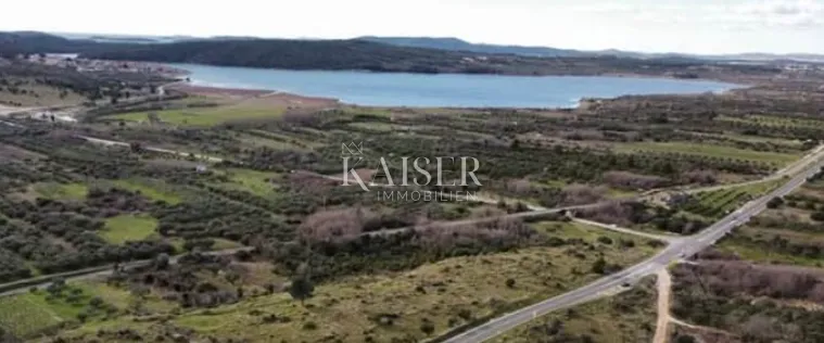šibenik, donje polje – veliko građevinsko zemljište s pogledom na more - slika 2