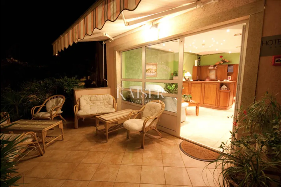 istra, novigrad - hotel 14 soba, sa restoranom i bazenom, 300m od mora - slika 15