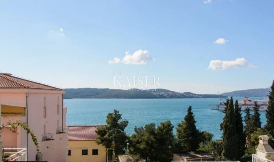 Trogir, Čiovo - apartman 47 m2 s pogledom na more - Žedno, Trogir