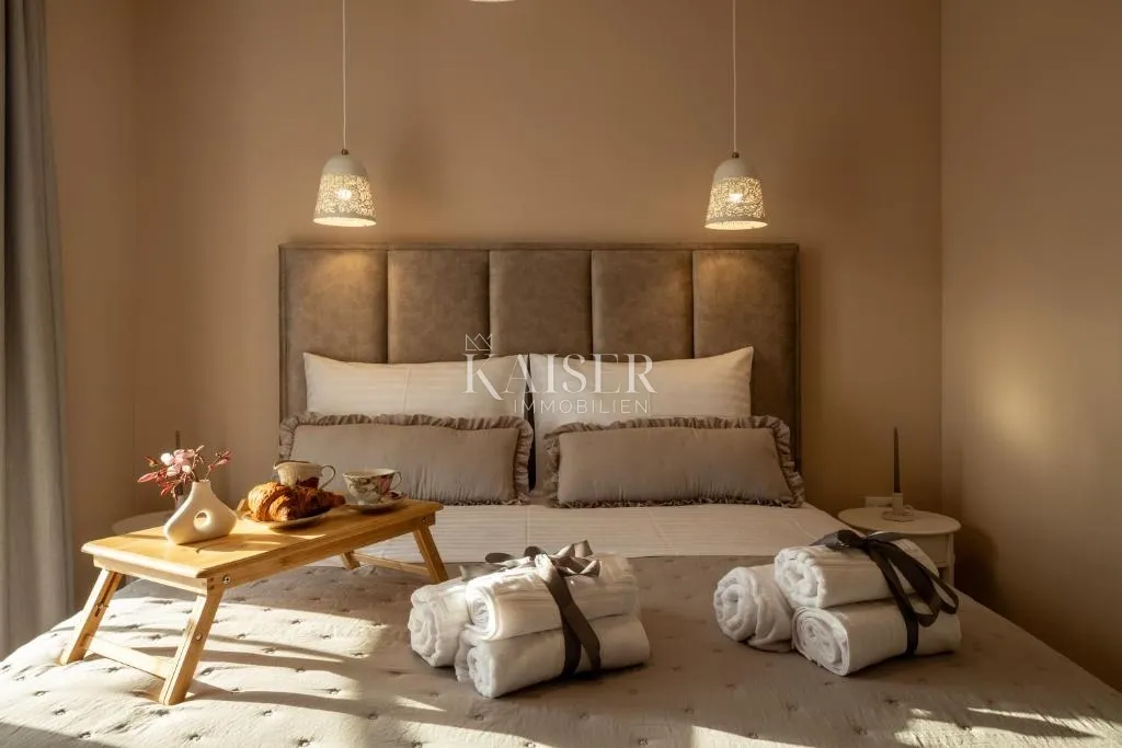 šibenik-rogoznica – ražanj: autentična vila 230 m² s bazenom, pogledom na more i luksuznim interijerom - slika 24