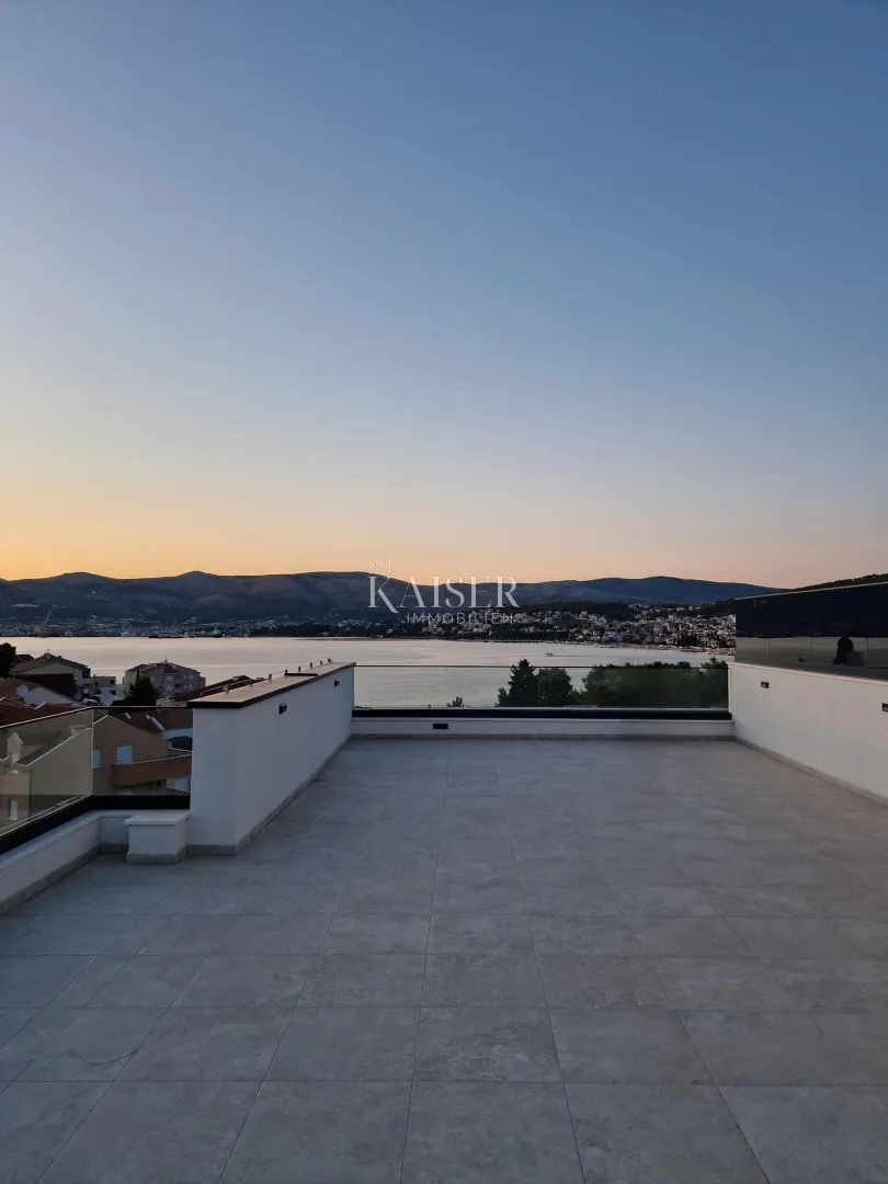 okrug gornji, čiovo - luksuzni penthouse s krovnom terasom i panoramskim pogledom na more - slika 17