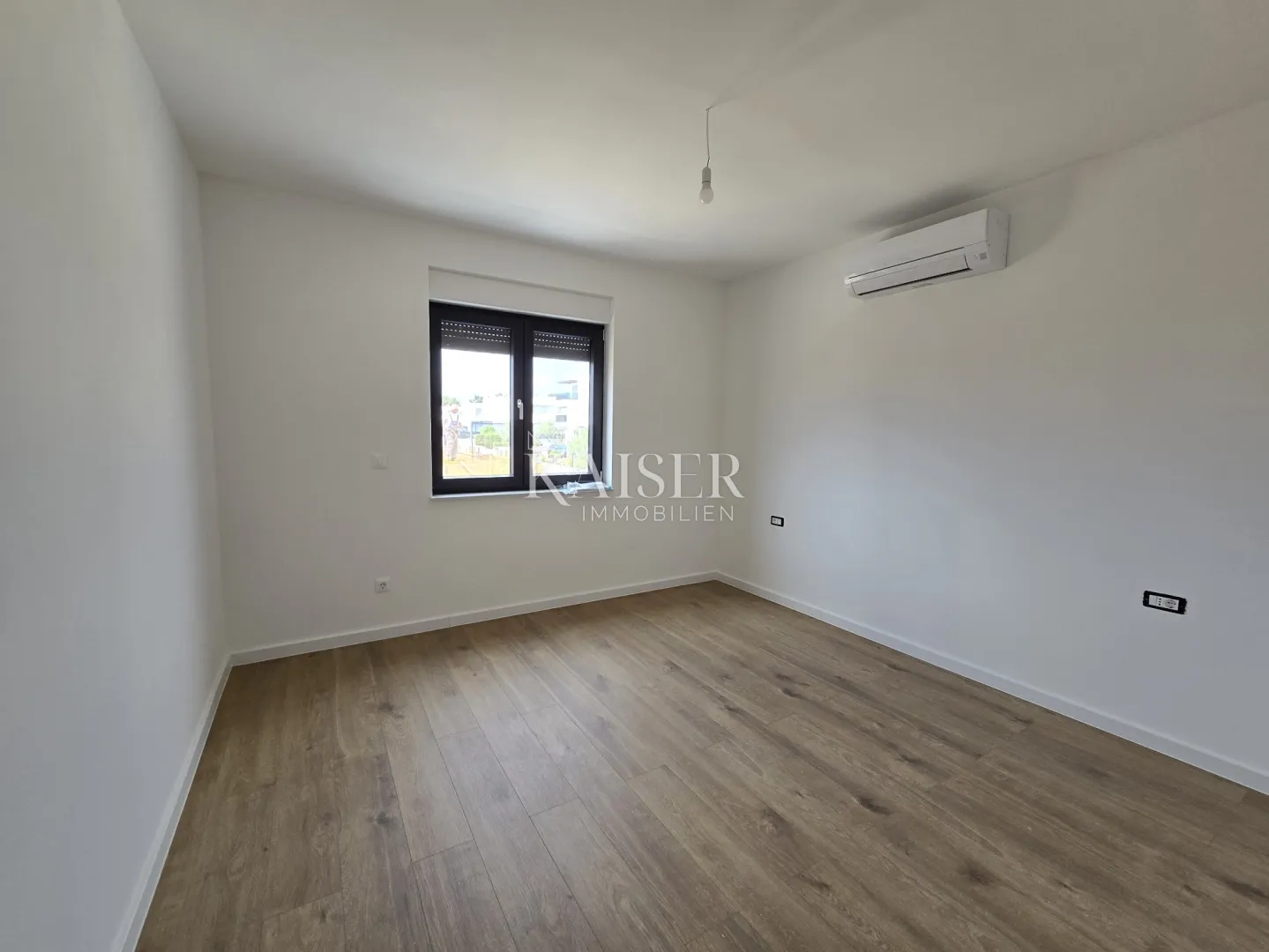 vodice, šibenik - moderan dvosoban stan s natkrivenom terasom 700m od mora - slika 15