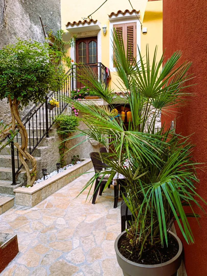 Cres, kuća u povijesnoj jezgri 85 m²