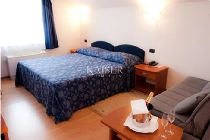istra, novigrad - hotel 14 soba, sa restoranom i bazenom, 300m od mora - slika 20