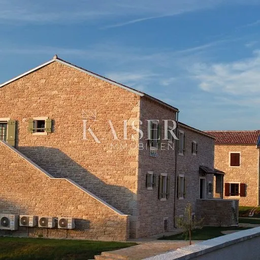 istra, motovun- okolica, kamena kuća - slika 11