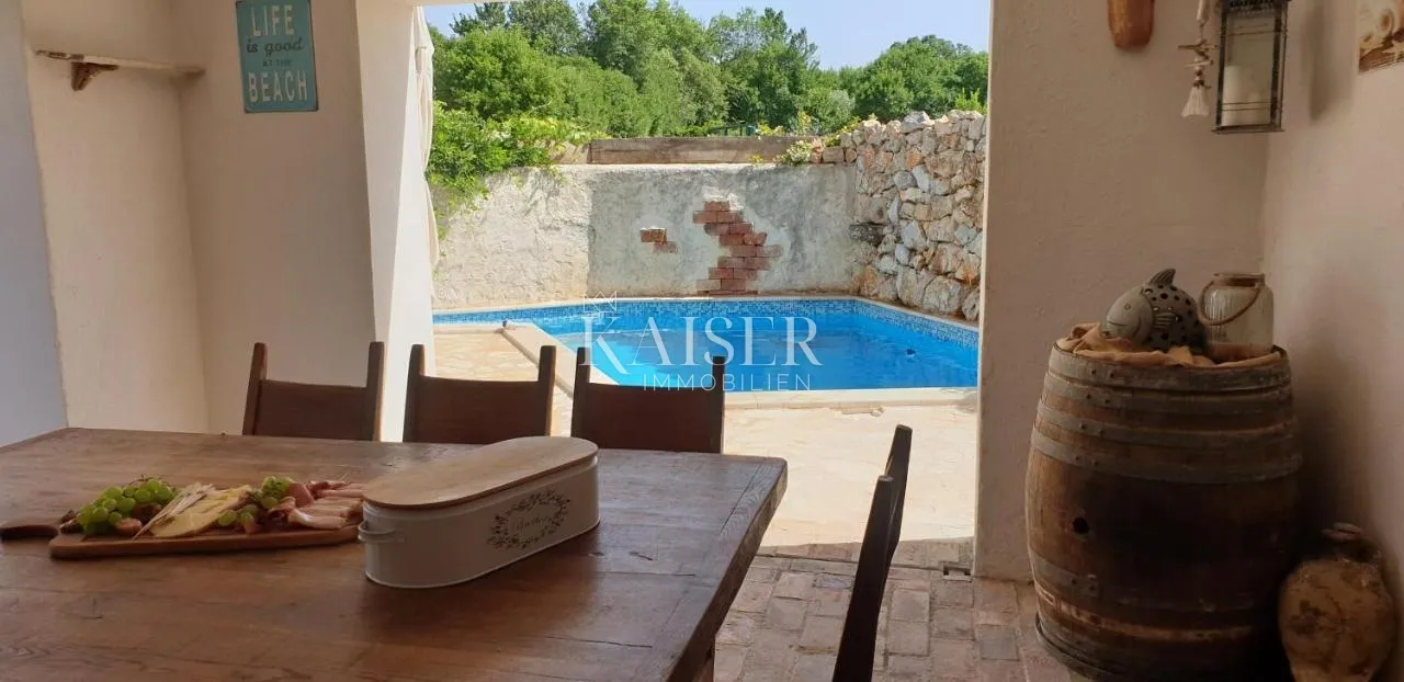 otok krk, malinska- kamena kuća 120m2 s bazenom - slika 24