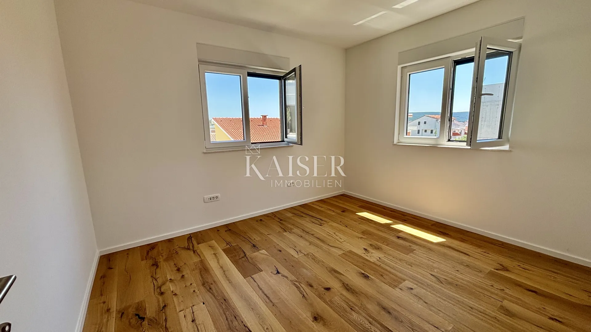 zadar–sukošan: stan s krovnom terasom, blizu plaže. - slika 20
