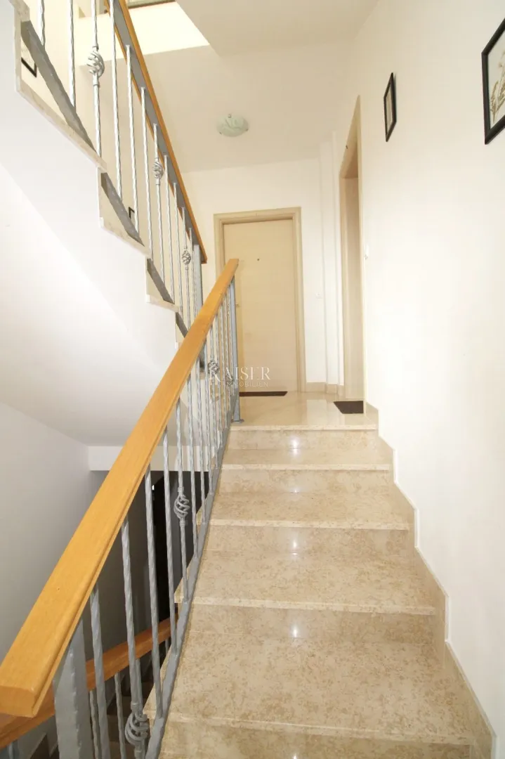 vrbnik, otok krk- apartman 93m2 s pogledom na more - slika 14