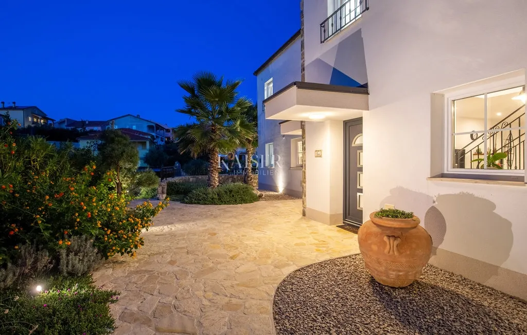 kornić, otok krk- vila 121m2 s pogledom na more i bazenom - slika 27