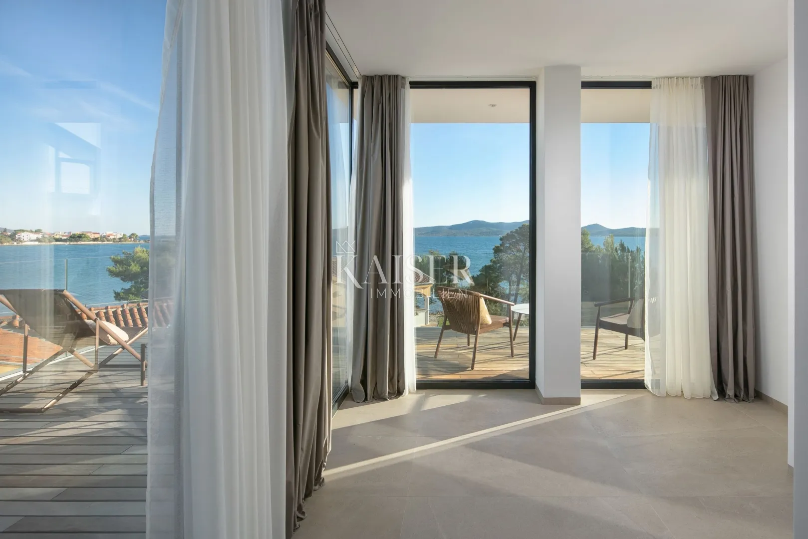 zadar, sukošan- luksuzna vila 495 m2 prvi red do mora - slika 10