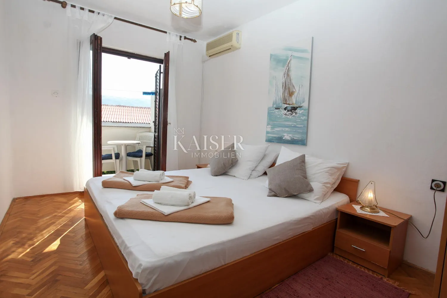 otok pag, pag - kuća s tri stana, 175m2, 300m od mora - slika 6