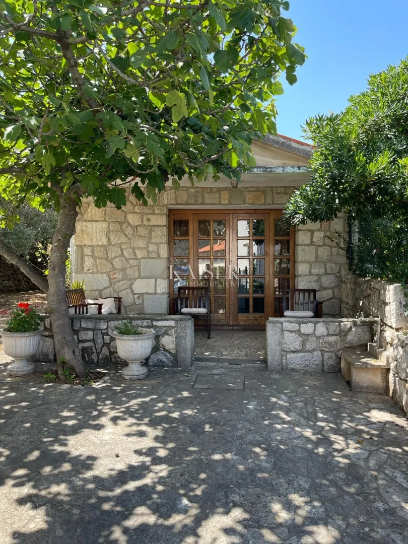 otok cres, cres - kuća sa 4 stana, 288m2, 50m od mora sa prekrasnim pogledom - slika 5