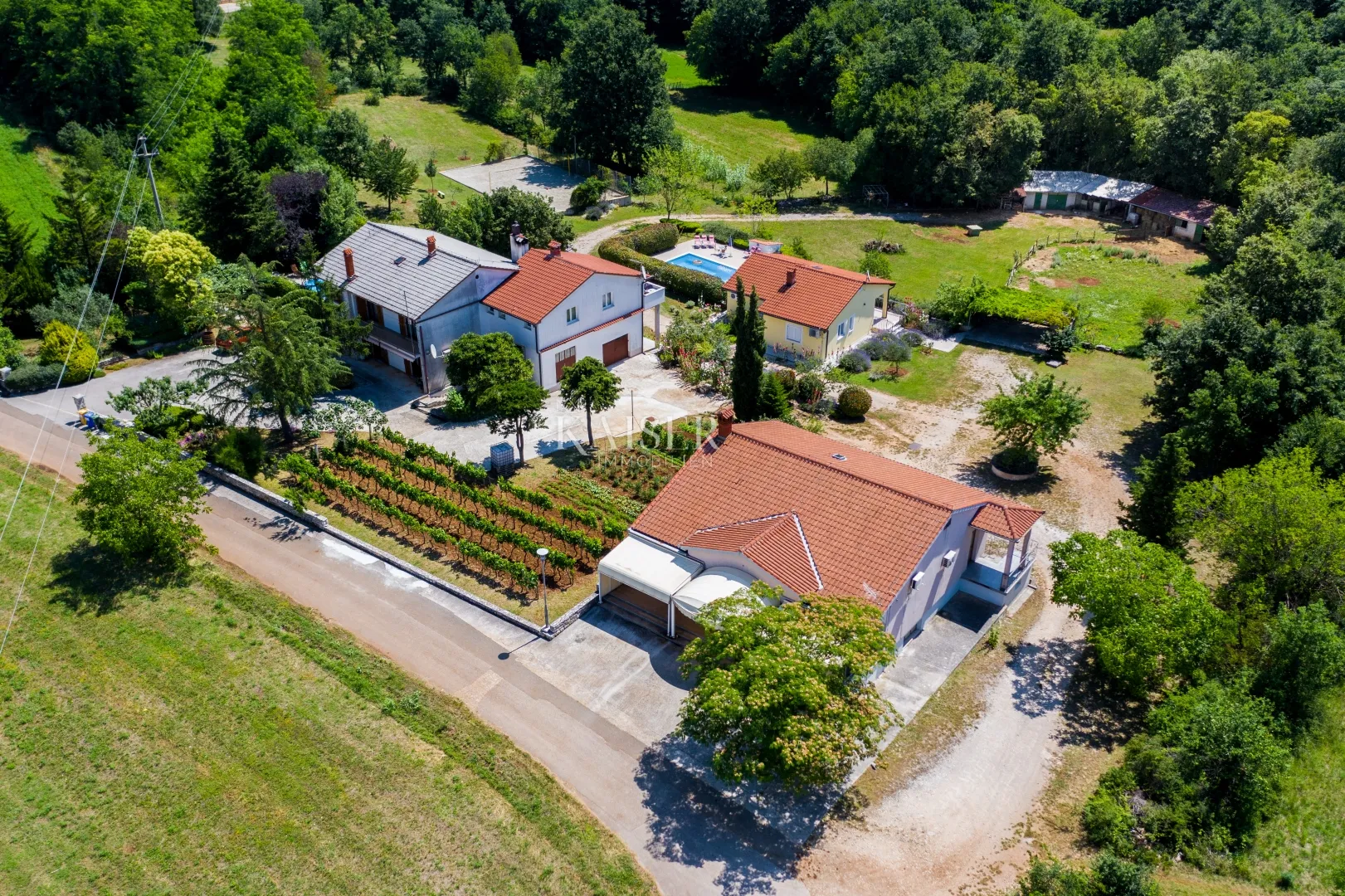 istra, žminj - obiteljsko imanje, 2 kuće s bazenima i 1 poslovni prostor - slika 5